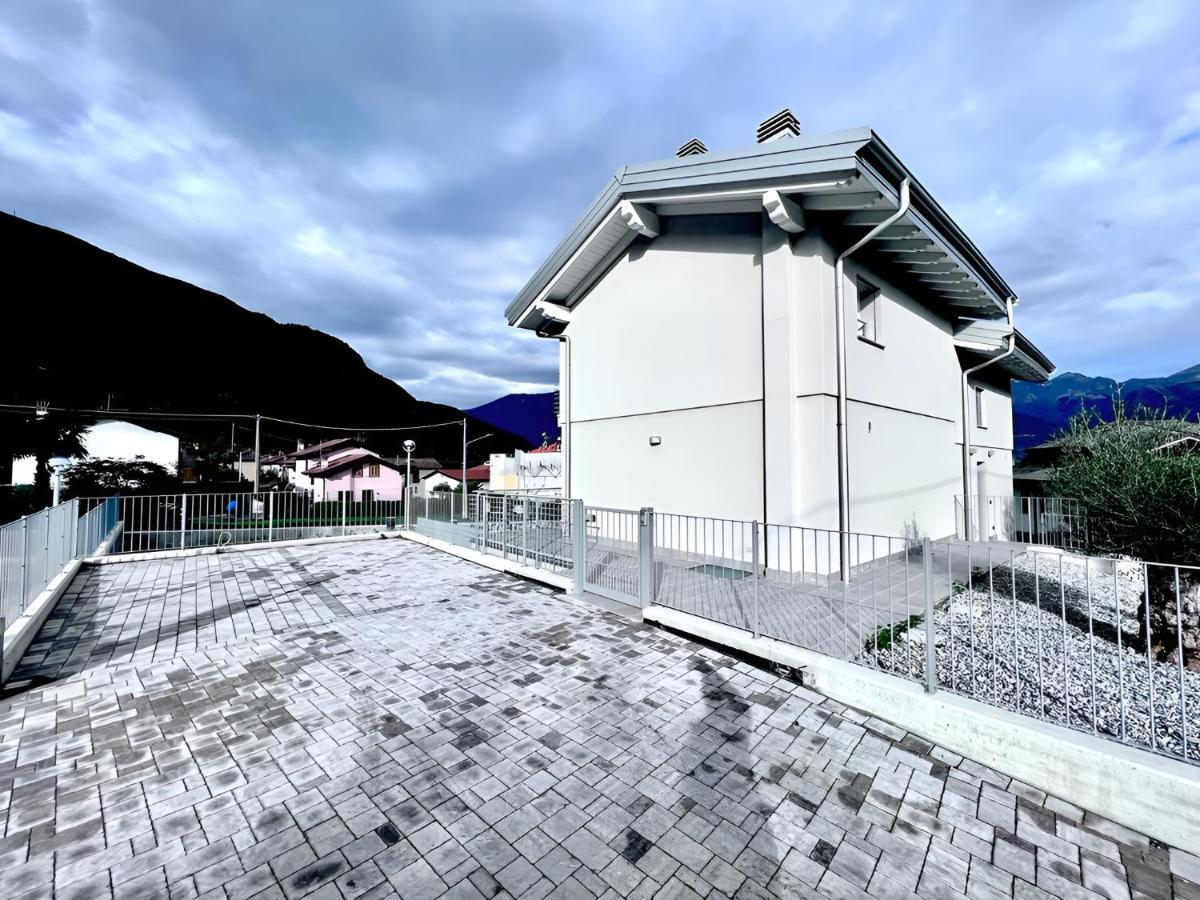 Villa Claudia With Private Pool Colico Exterior foto